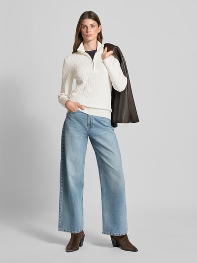 Gant Troyer mit Logo-Stitching und Zopfmuster Ecru 1
