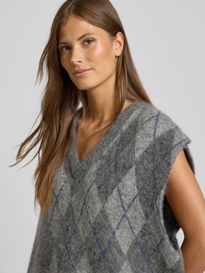 Gestuz Pullunder mit V-Ausschnitt Anthrazit 3