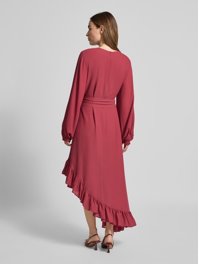 Essentiel Antwerp Figurumspielendes Maxikleid mit asymmetrischem Rüschensaum Modell 'IFLOWER' Altrosa 5