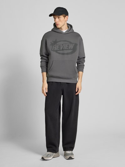 REVIEW Hoodie mit Kapuze und Känguru-Tasche Dunkelgrau 1