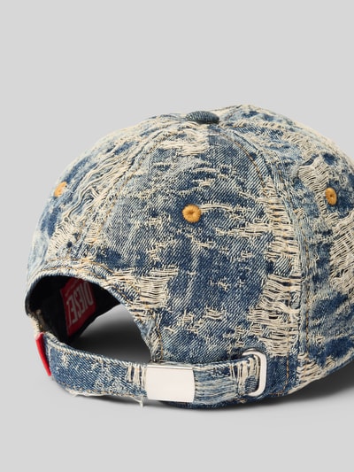Produktfoto, Basecap aus reiner Baumwolle von Diesel im Destroyed-Look mit verstärktem Schirm, Luftlöchern und verstellbarem Riegel, Detailstruktur