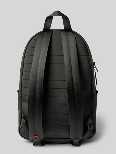 Produktfoto, Rucksack mit Label Patch Modell 'ETHON 3,0' von HUGO, unifarben schwarz, glatte Oberfläche, Tragegriff, Rucksackgurte, Rückansicht