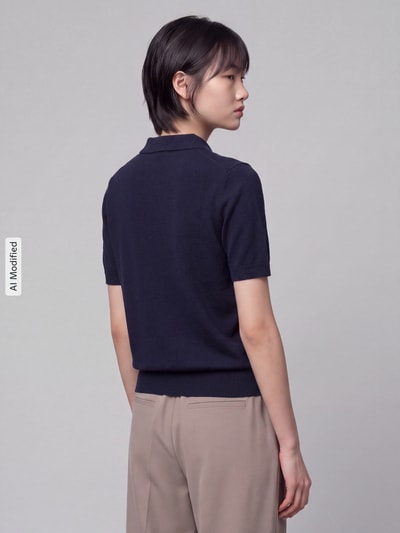 Vrouwenmodel draagt Regular Fit poloshirt uit mix van katoen en kasjmier van GANT, Dames poloshirt, volledig van achteren, KI-modificeerd beeld