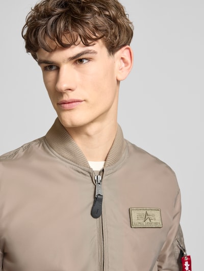 Alpha Industries Blouson mit Logo-Anhänger Modell 'MA-1 TT' Sand 3