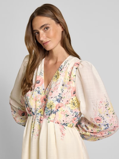 Neo Noir Maxi-jurk met V-hals, model 'SILFI' Beige - 3