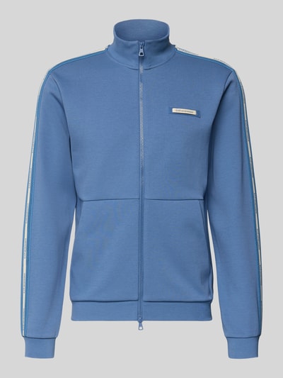 Produktfoto, Sweatjacke aus Baumwoll-Mix von EA7 Emporio Armani in Blau mit Stehkragen, Zweiwege-Reißverschluss, Galonstreifen, Label-Detail.