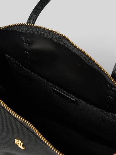 Produktfoto, Tote Bag met labelapplicatie Model 'KEATON' van Lauren Ralph Lauren, zwart, hoofdvak met ritssluiting, draagband, afmetingen maat 1: breedte 37 cm, lengte 28 cm, diepte 13 cm, schouderbandlengte 54 cm, fijne textuur, goudkleurige details.