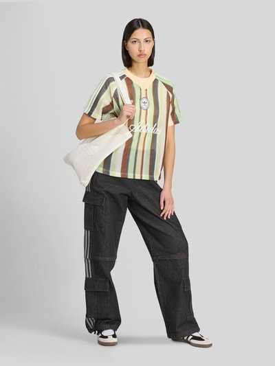 adidas Originals Oversize T-Shirt mit Logo-Stitching Hellgruen 1