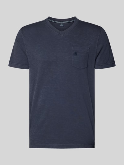 Produktfoto, Regular Fit T-Shirt mit V-Ausschnitt von Lerros, Herren T-Shirt aus Reine Baumwolle, Brusttasche, Logo-Stitching, Rückenlänge 68 cm bei Größe M, dunkelblau, feine Struktur, glatte Textur