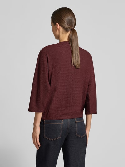 Männermodel trägt 3/4-Shirt mit Struktur-Jersey Modell 'Siconi' von OPUS, unifarbene Optik, 3/4-Arm, hochgeschlossen, gerader Saum, Ganzkörperansicht Rückansicht