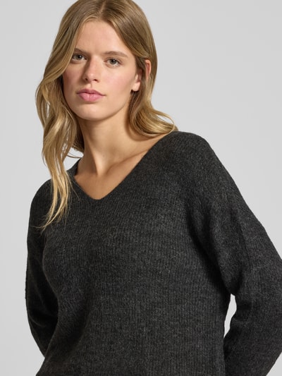 Only Regular Fit Strickpullover mit V-Ausschnitt Modell 'CAMILLA' Anthrazit Melange 3