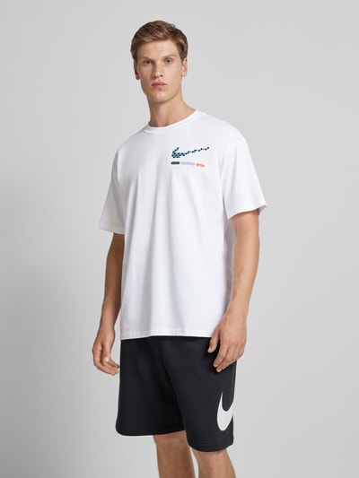 Nike T-shirt z nadrukiem z logo Złamany biały 4