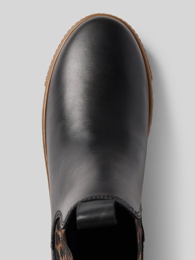 Produktfoto, Chelsea Boots aus echtem Rindsleder von Tamaris, unifarben schwarz, rund, flacher Absatz, genarbte Oberfläche, Detailansicht