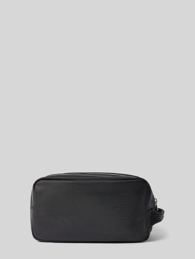 Produktfoto, schwarze Kosmetiktasche mit Label-Detail, Hauptfach mit Reißverschluss, Trageschlaufe, Modell 'verbier play 1.0' von BOGNER