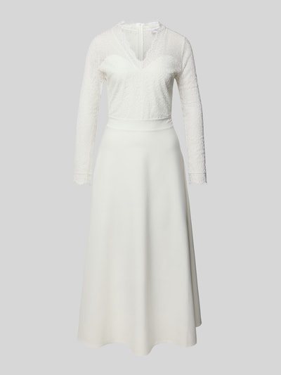 Produktfoto, Brautkleid mit V-Ausschnitt Modell 'Joanna' von Guido Maria Kretschmer, weiß, Spitze-Oberteil, blickdichter Rock, Elastischer-Material-Mix, taillierte Passform, Langärmelig, rückseitiger Nahtreißverschluss, Hochzeitsmode