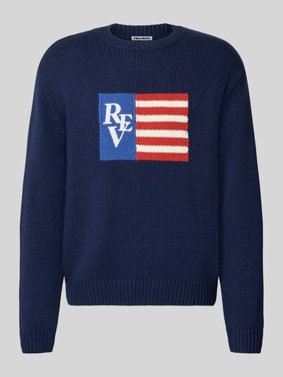 Produktfoto, Regular Fit Strickpullover aus Baumwoll-Mix von REVIEW z Mieszanka bawełny, krój regular fit, wyhaftowany motyw, okrągły dekolt, długi rękaw, prążkowane wykończenia, długość tyłu w rozmiarze M: 71 cm, długość rękawów w rozmiarze M: 69 cm