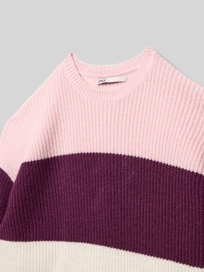 Only Sweter z dzianiny o kroju regular fit z mieszanki wiskozy model ‘SANDY’ Fiołkoworóżowy 2
