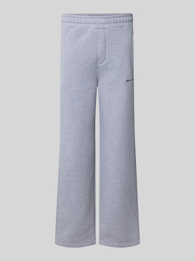 Produktfoto, grijze Loose Fit sweatpants uit katoenmix met labeldetail van PEGADOR, steekzakken, elastische band, binnenbeenlengte maat M 70 cm