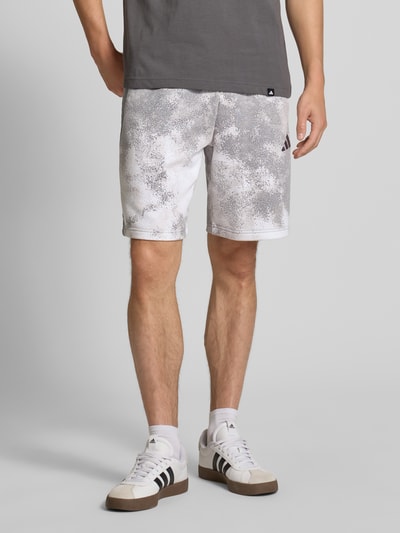 adidas Sportswear Korte broek met labelstitching en elastische band Middengrijs - 4