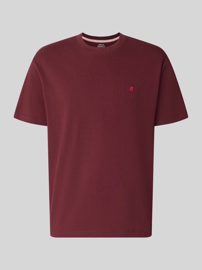Produktfoto, Regular Fit T-Shirt aus reiner Baumwolle van Replay in bordeauxrood, geborduurd label, ronde hals, ruglengte maat M 74 cm
