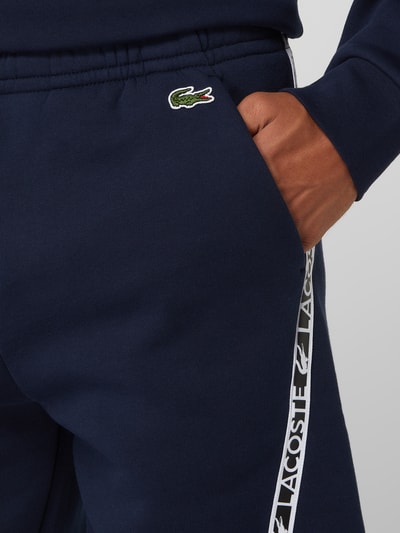 Lacoste Regular Fit Sweatshorts mit Logo-Details  Marine 3