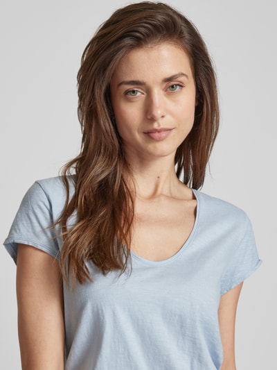 Drykorn T-shirt z dekoltem w serek model ‘AVIVI’ Błękitny 3