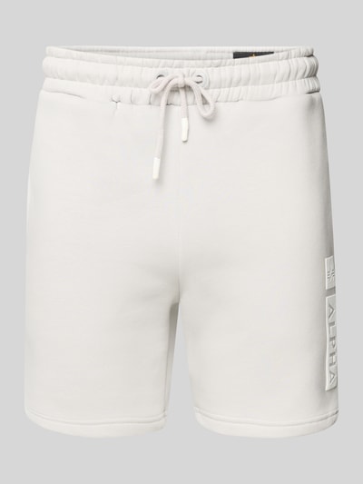 Alpha Industries Sweatshorts mit elastischem Bund und Tunnelzug Hellgrau 1