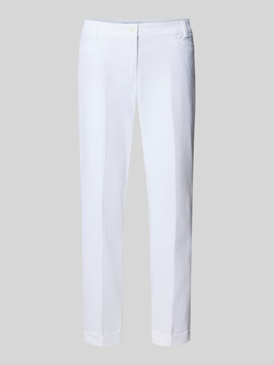 Produktfoto, weiße Damen Chino aus Techno Cotton Superstretch Modell 'UTE' von Raffaello Rossi, Bügelfalten, verkürzter Straight Fit, strukturierte, glatte Oberfläche, Eingriff- und Gesäßtaschen, Gürtelschlaufen, Knopf- und Reißverschluss, fixierte Beinumschläge, zeigt elastischen Materialmix mit Baumwoll-Anteil.