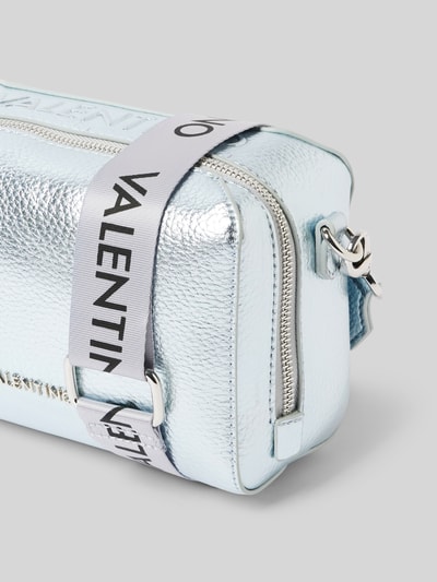 VALENTINO BAGS Crossbody Bag mit Label-Detail Modell 'PATTIE' Silber 2