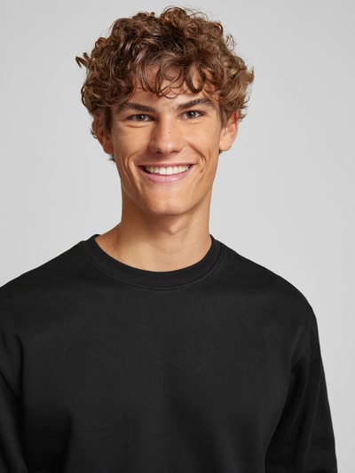 REVIEW Essentials Crewneck Sweatshirt Black 3