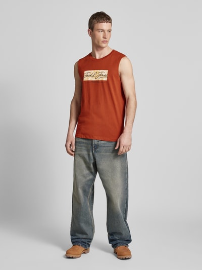 Jack & Jones Top z nadrukiem z logo model ‘SPLIT’ Rdzawoczerwony 1