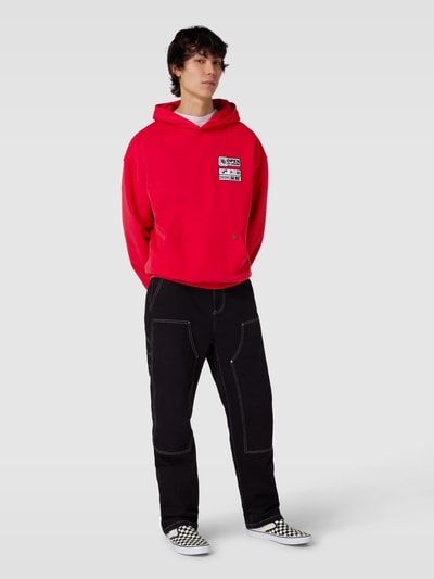 No Bystanders Hoodie mit Motiv-Patches Modell '24 HOURS' Rot 1