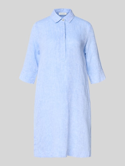 Produktfoto, Knielanges Hemdblusenkleid aus Leinen mit 3/4-Arm von Christian Berg Woman in Hellblau, A-Linie, Hemdblusenkragen, verdeckte Knopfleiste. Rückenlänge Größe 36: 96 cm, Brustweite 54 cm, Ärmellänge 41 cm, reine Leinen Textur.