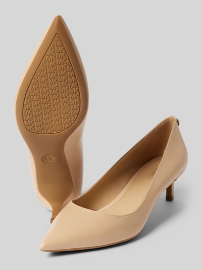 MICHAEL Michael Kors Lederpumps mit Pfennigabsatz Modell 'ALINA' Beige 4