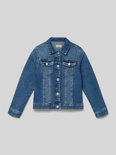 Produktfoto, Jeansjacke mit Stretch-Anteil Modell 'Sara' von ONLY aus blauer Baumwollmischung mit Knopfleiste, gerader Schnitt, Brustpattentaschen, seitliche Eingrifftaschen, Umlegekragen, geknöpfte Ärmelabschlüsse, mittlere Waschung, glatte Oberfläche
