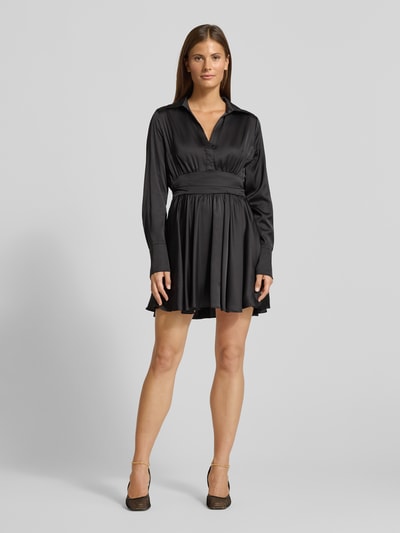 Guess Sukienka mini z dekoltem w serek model ‘CONCETTA FLARE DRESS’ Czarny 1