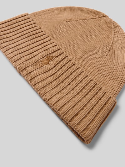 Produktfoto, Mütze aus reiner Wolle von Polo Ralph Lauren in hellem Braun mit gerippter Struktur und glatter Oberfläche.