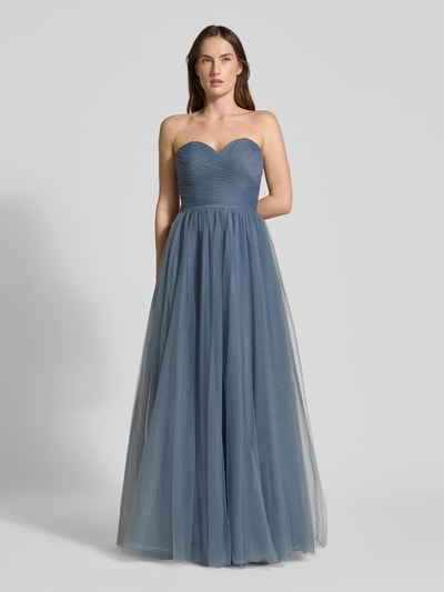 Vrouwenmodel draagt Regular Fit Abendkleid in semitransparentem Design van Luxuar in blauw met plooilook, ondoorzichtige onderrok, schouderloos, A-lijn, ritssluiting; volledig lichaamsaanzicht van voren.