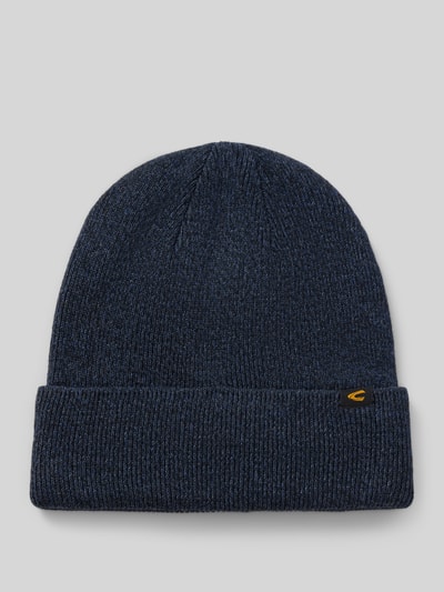 Produktfoto, czapka beanie z mieszanki bawełny od camel active, efekt prążkowania, detal z logo, szeroki brzeg, kolor granatowy