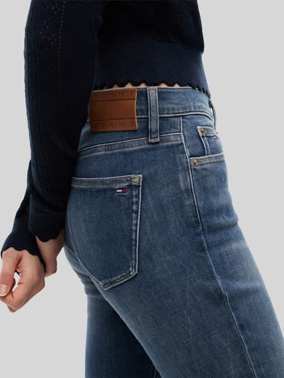 Tommy Jeans skinny fit jeans van katoenmix in 5-pocketmodel Lichtgrijs - 3