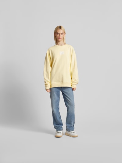 OH APRIL Oversized Sweatshirt mit Label-Print Hellgelb 1