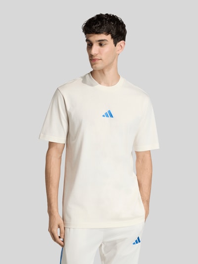 adidas Sportswear t-shirt o kroju regular fit z czystej bawełny Złamany biały 4
