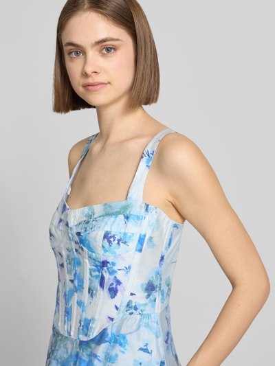 Frauenmodel trägt Bardot Damen Midikleid aus Lyocell-Mix im floralen Allover-Print, Taillierte Passform, Ärmelloses-Design, Nahaufnahme Oberkörper.