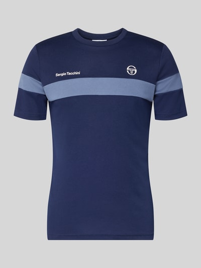 Produktfoto, navyfarbenes Regular Fit Herren T-Shirt von SERGIO TACCHINI Modell 'Leone' mit Logo-Print, Rundhalsausschnitt, Rückenlänge 71 cm bei Größe M, glatte Struktur, Kontraststreifen in Blau.