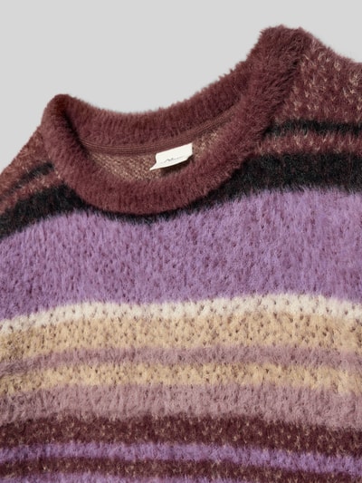 s.Oliver RED LABEL Sweter z dzianiny o kroju regular fit z wielokolorowym wzorem Bordowy 2