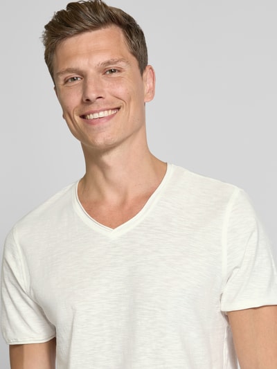 MCNEAL T-Shirt mit V-Ausschnitt Sand 3