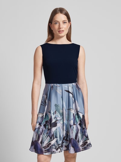 Swing Cocktailkleid mit floralem Muster Hellblau 4