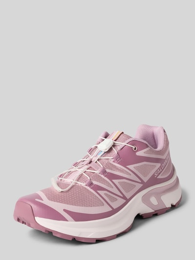 Produktfoto, Sneaker mit profilierter Sohle Modell 'XT-EVR' von Salomon, Damen Sneaker in Rosa mit Abgerundete-Spitze, Schnürung, Mesh-Textur, 3 cm Absatzhöhe, 5 cm Schafthöhe, 6 cm Schaftweite