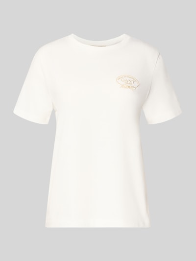 Productfoto, T-Shirt met ronde hals en logo van Gant, puur katoen, regular fit, witte kleur, logo detail, ruglengte maat S 56 cm.