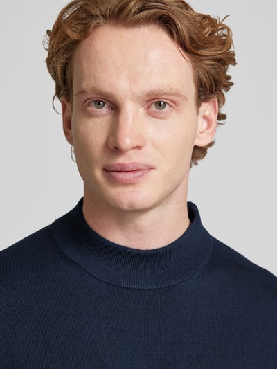 Scotch & Soda Sweter z dzianiny ze stójką model ‘CORE’ Ciemnoniebieski 3